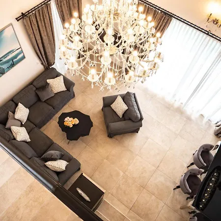 Elegant With Pool Villa *