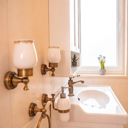 Elegant With Pool וילה *