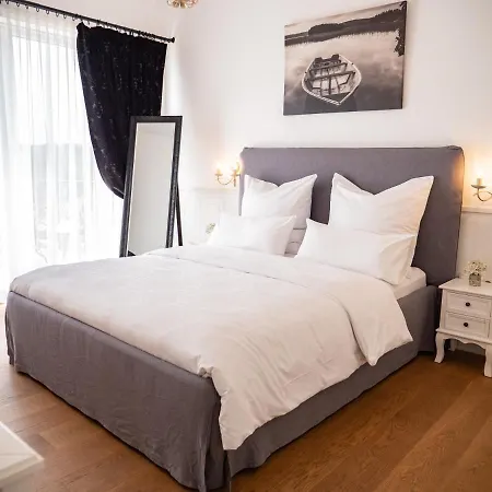 Elegant With Pool וילה *