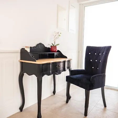 Elegant With Pool וילה