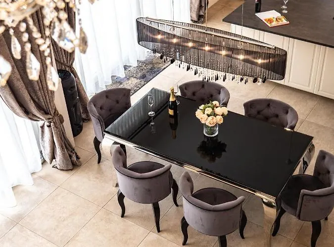 Villa Elegant With Pool *