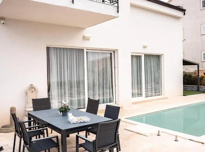 Elegant With Pool Hvar Town