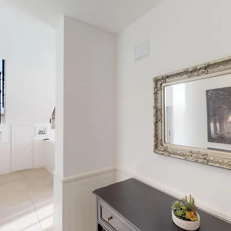 빌라 Elegant With Pool