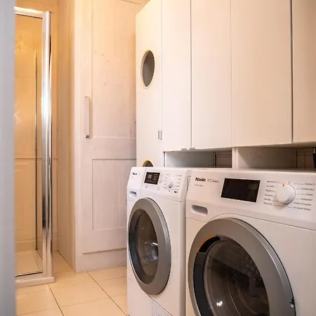 빌라 Elegant With Pool