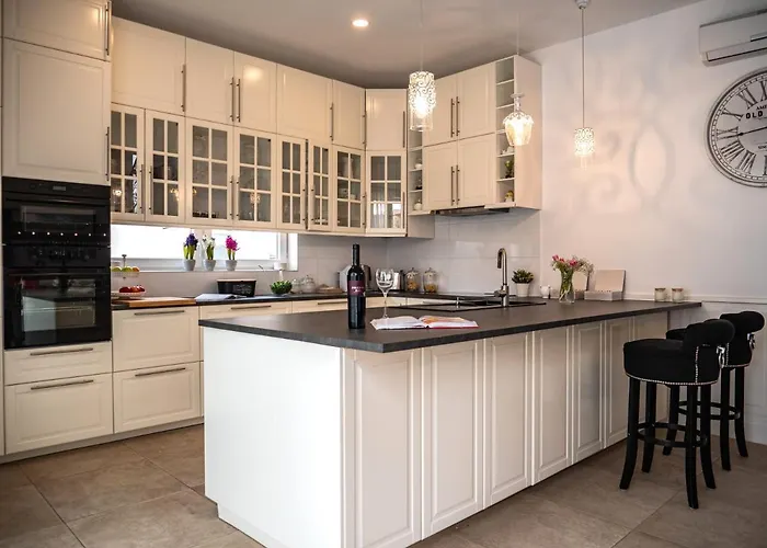 Elegant With Pool * Hvar Town