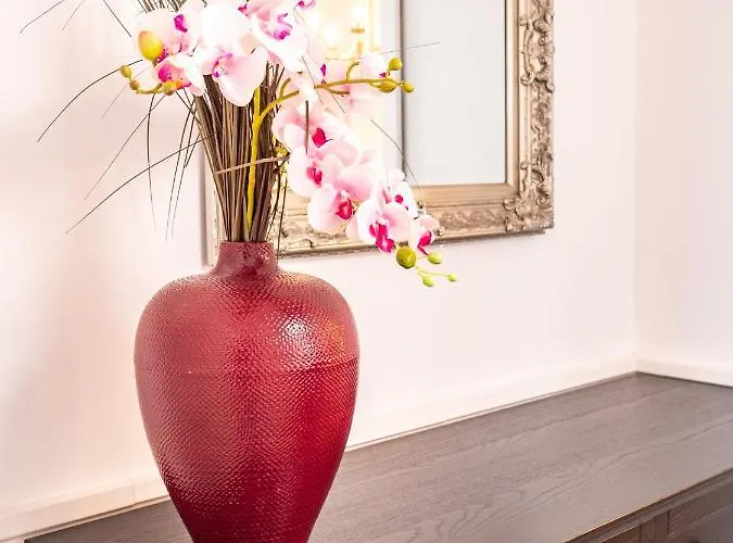 Elegant With Pool Willa